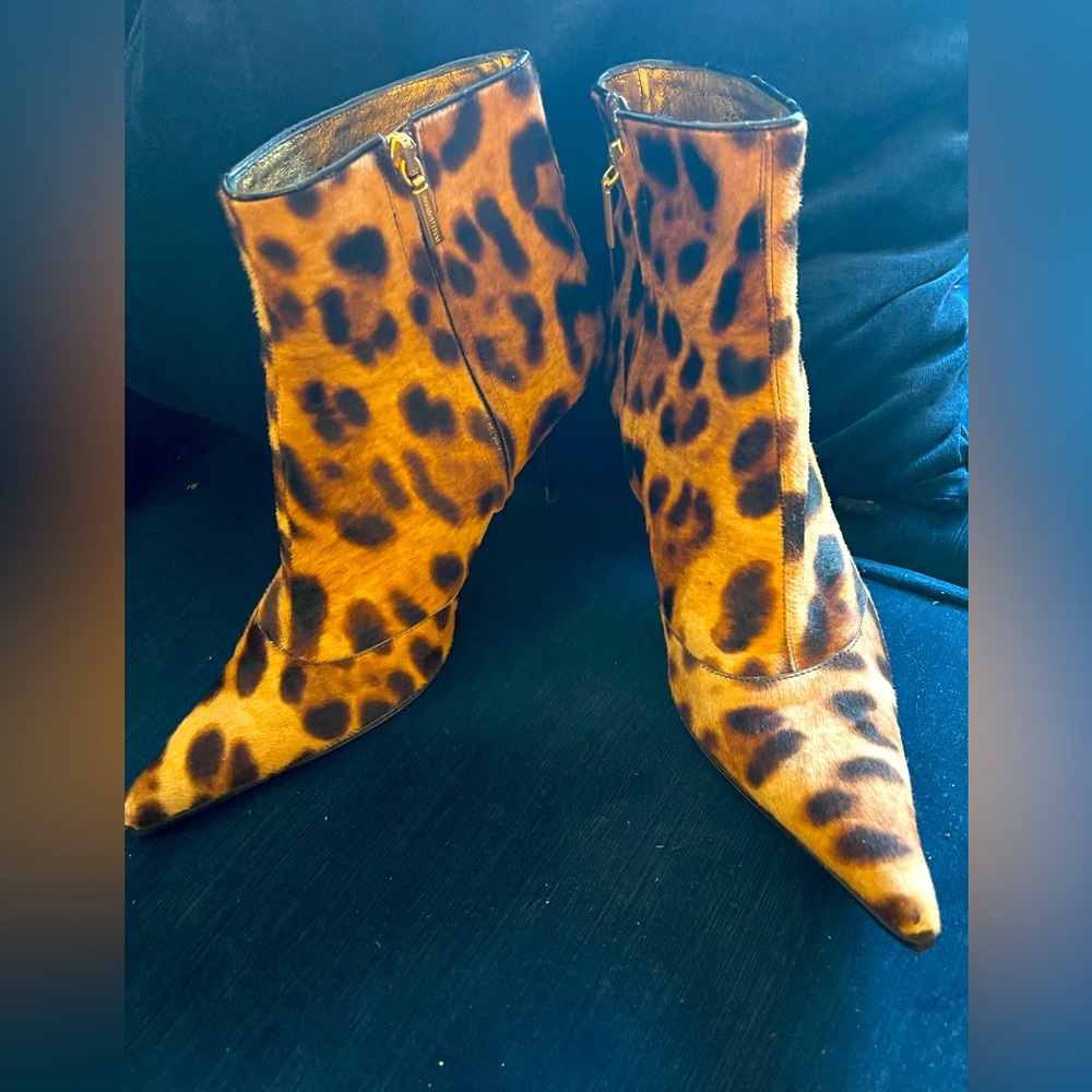 DOLCE & GABBANA LEOPARD PRINT PONY HAIR ANKLE BOOTS SZ.38